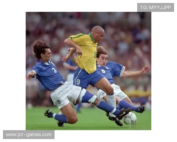 马尔蒂尼：稳健防守与精准预判，球场上的无声指挥官