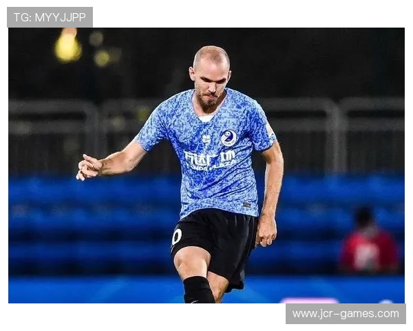 贝弗利展现强硬防守,成球队防线核心支柱