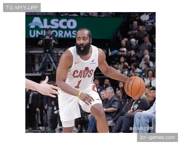 哈登赛场上像麦当劳效率怪兽，私底下还真有人看到他点外卖超慢的模样？